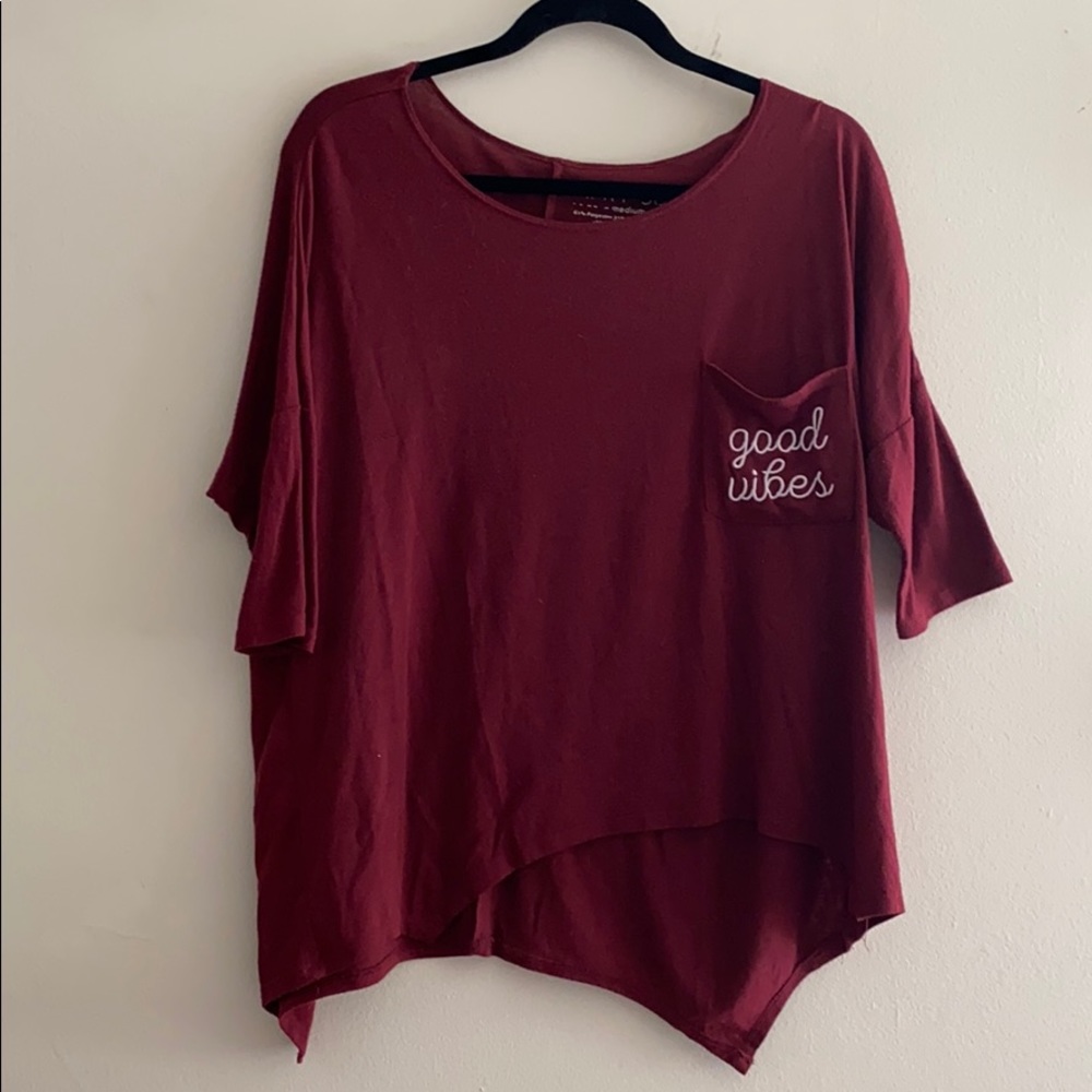 Quarter sleeve Maroon “good vibes” lounge tee